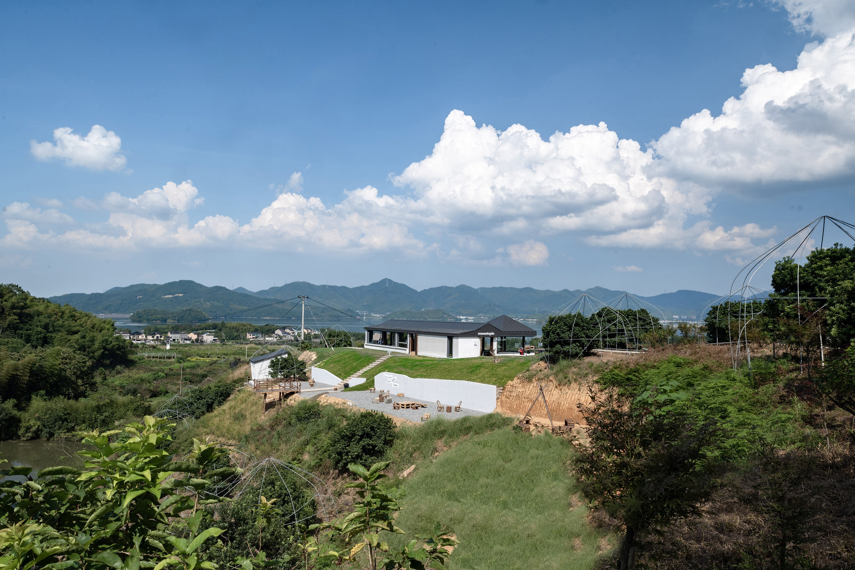 山頂遠(yuǎn)看，View from the top of mountain @徐英達(dá)-min.jpg