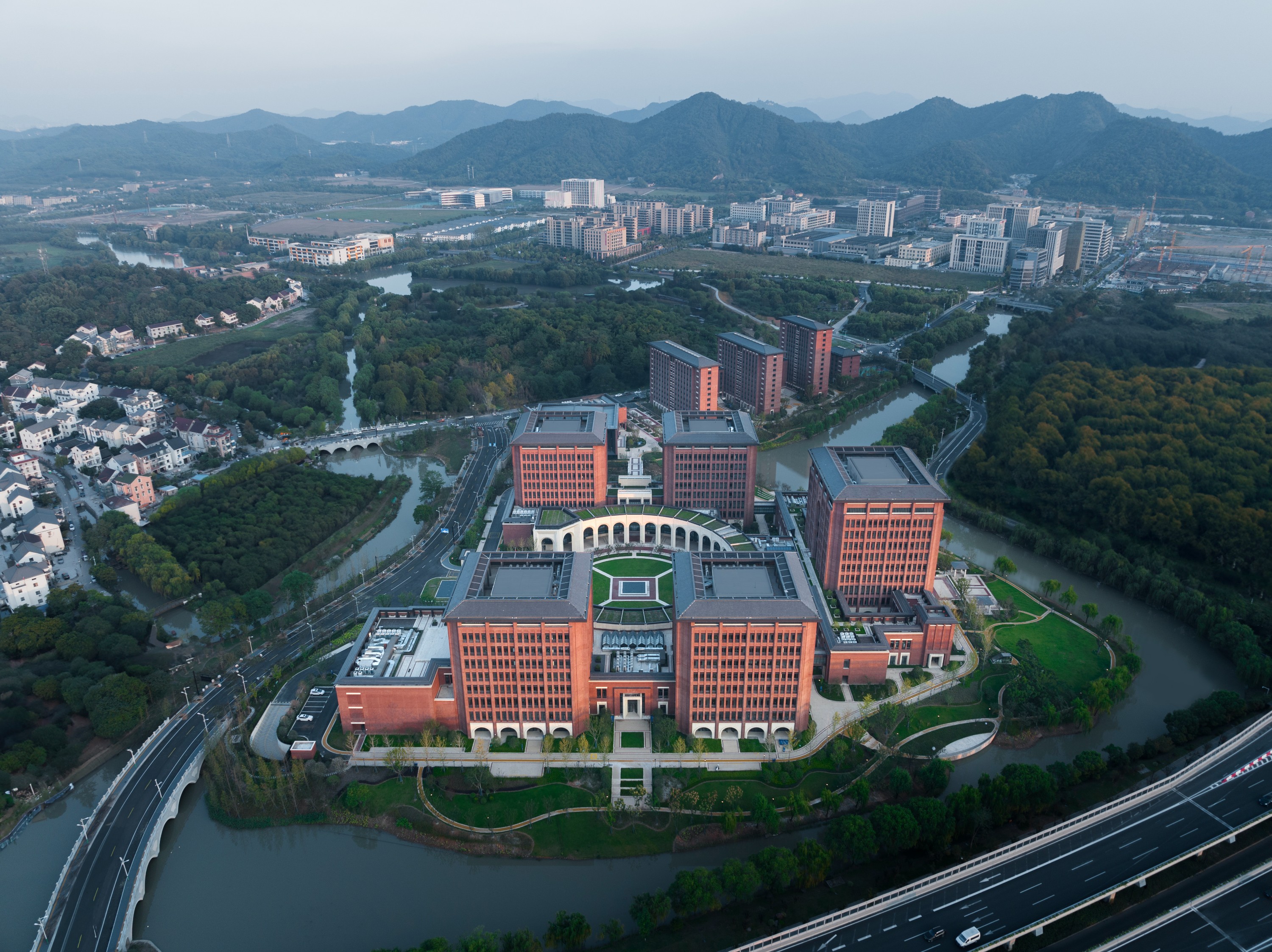 01鳥瞰-李逸.jpg
