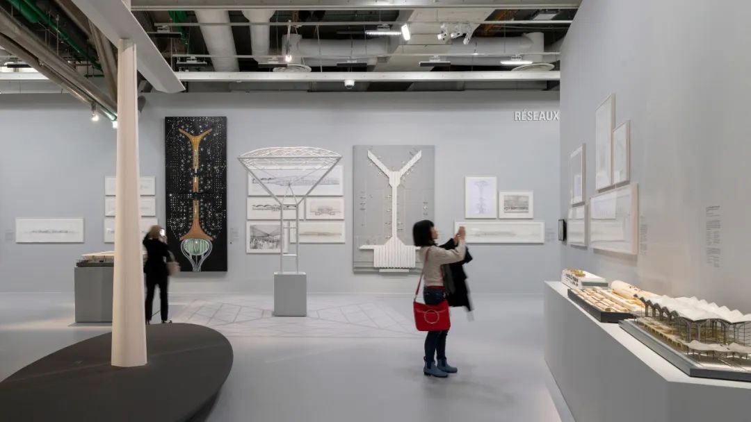 諾曼·福斯特最大規(guī)模作品回顧展：我更喜歡另辟蹊徑！ (4).jpg