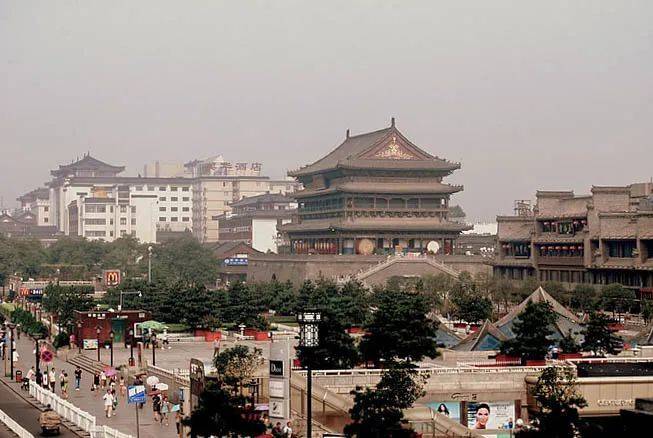 折疊絲路x馬巖松｜我們的城市和建筑不應(yīng)該是復(fù)制傳統(tǒng)、復(fù)制西方，那它應(yīng)該是什么？ (6).jpg